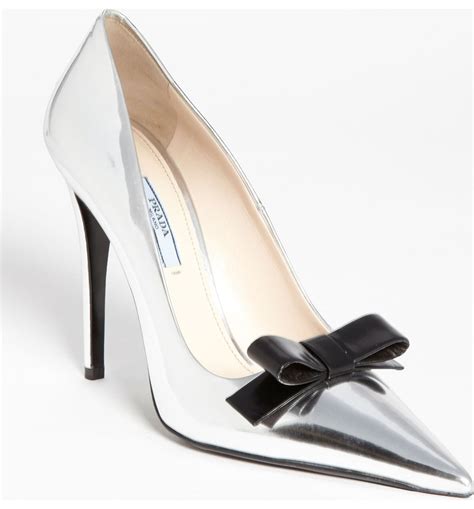 pointy toe pump prada